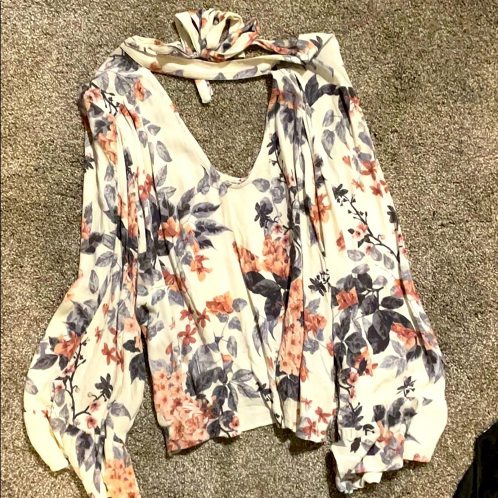 Flowy floral blouse